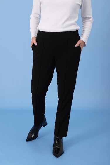 Warm Brushed Stretch Straight Leg Extra Short Pant in Black